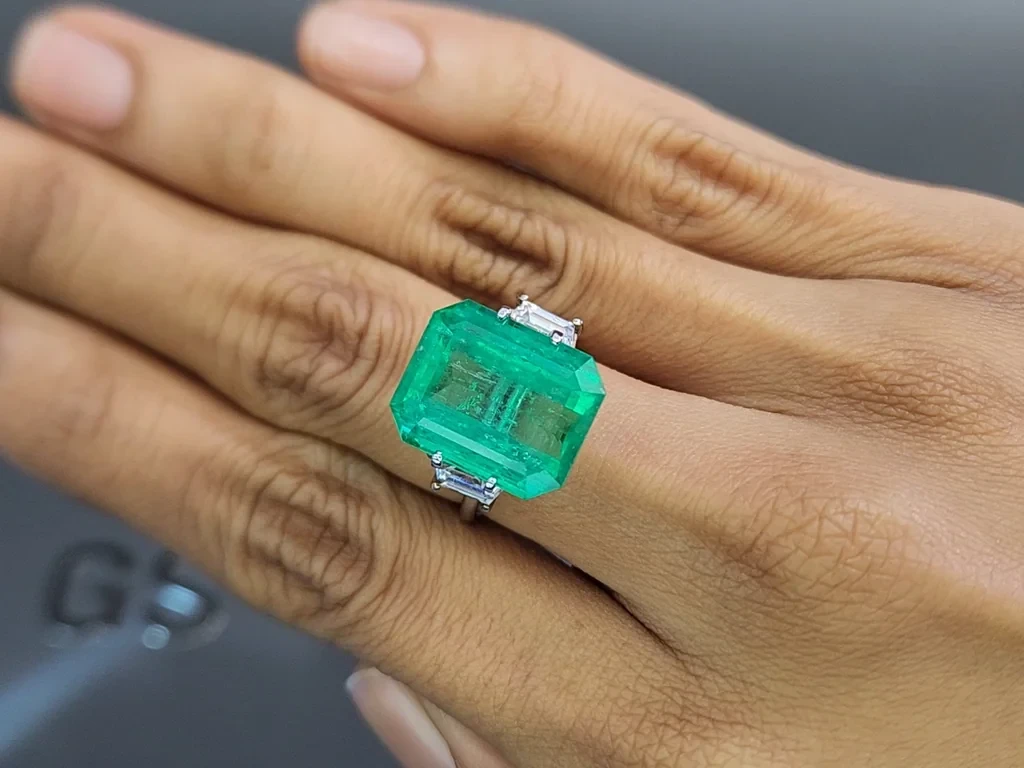 Emerald octagon cut 11.11 carats, Colombia Image №5