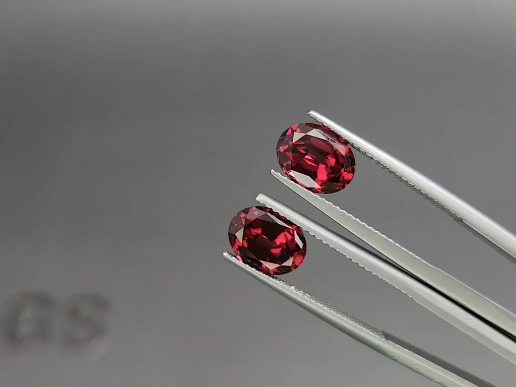 Set of rhodolite garnets oval cut 6.58 carats, Madagascar Image №4