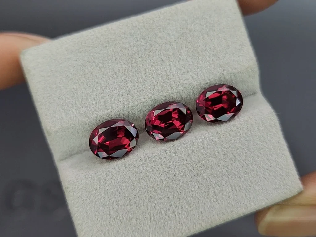 Set of rhodolite garnets oval cut 6.58 carats, Madagascar Image №5