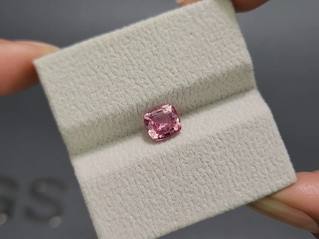 Pink sapphire cushion cut 1.61 carats, Sri Lanka Image №4