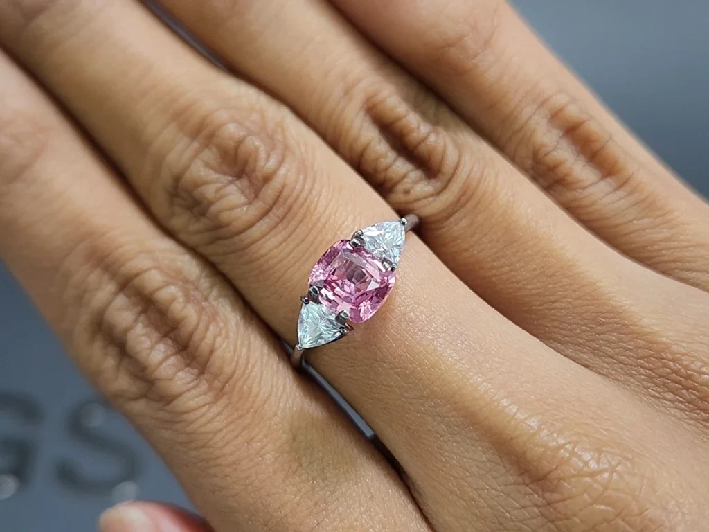Pink sapphire cushion cut 1.61 carats, Sri Lanka Image №5