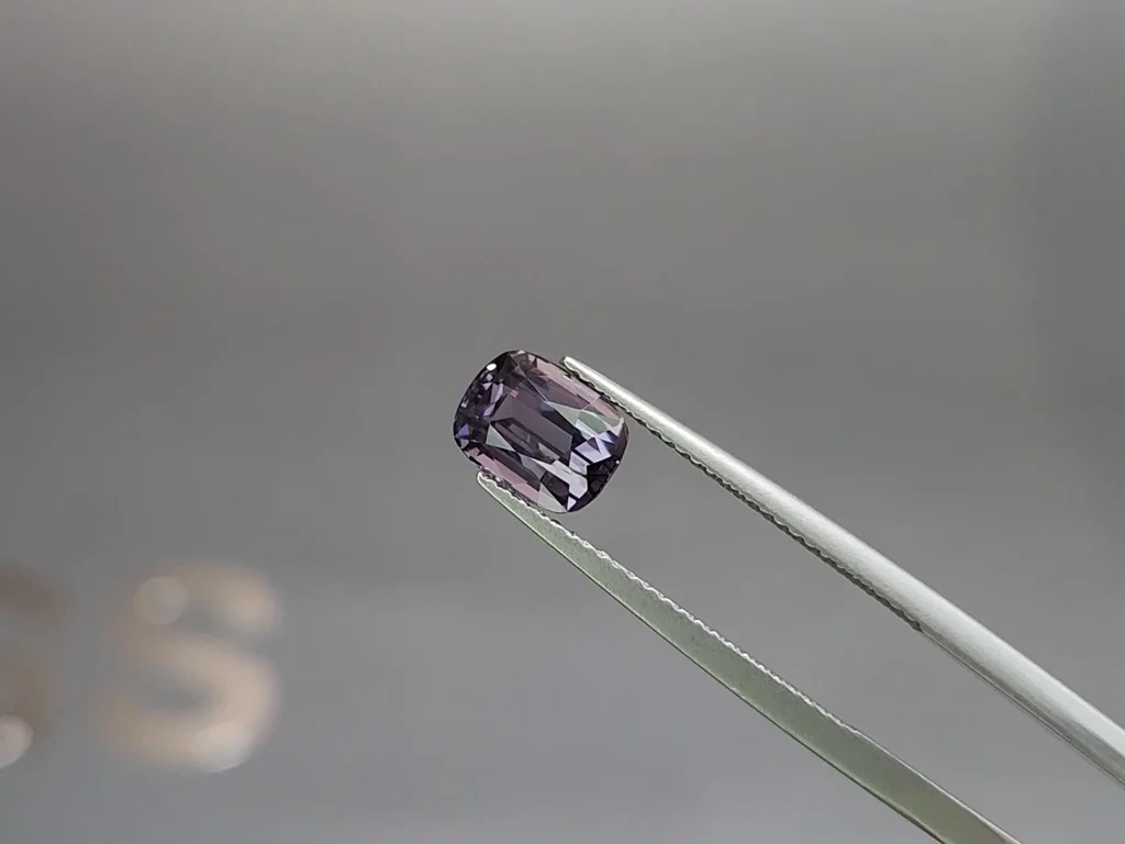 Violet spinel cushion cut 2.19 carats, Tanzania Image №3