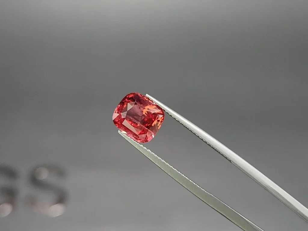 Spinel Mahenge cushion cut 3.07 carats, Tanzania Image №3
