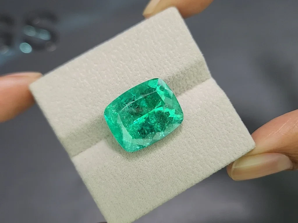 Neon-green Paraíba tourmaline cushion cut 16.01 carats, Brazil Image №4