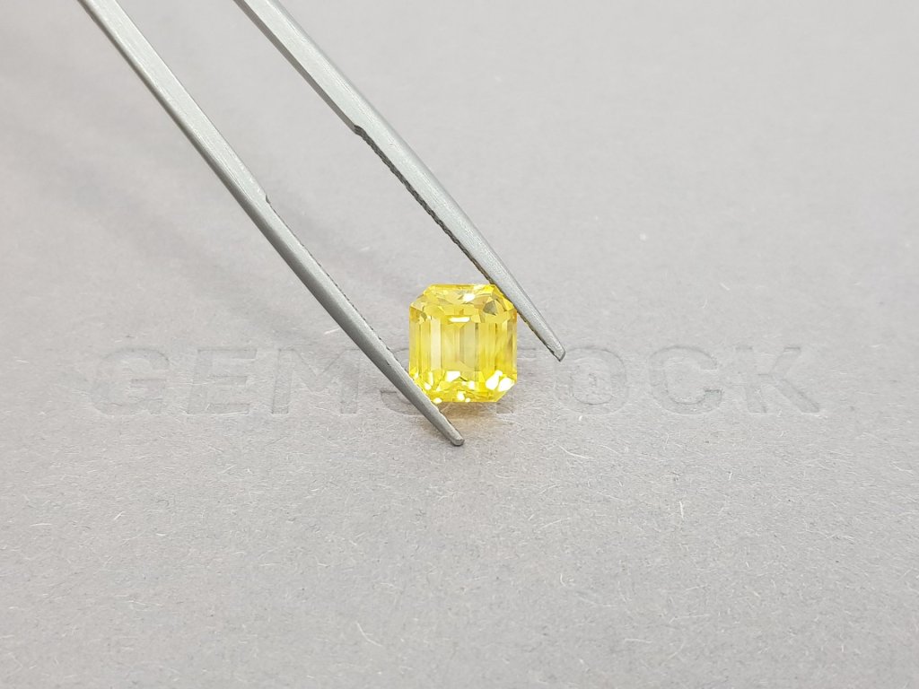 Octagon golden yellow sapphire 3.11 ct, Sri Lanka Image №4