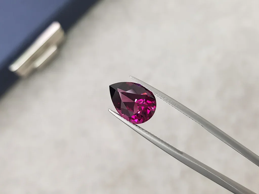 Pear cut umbalite garnet 5.17 ct, Tanzania Image №2