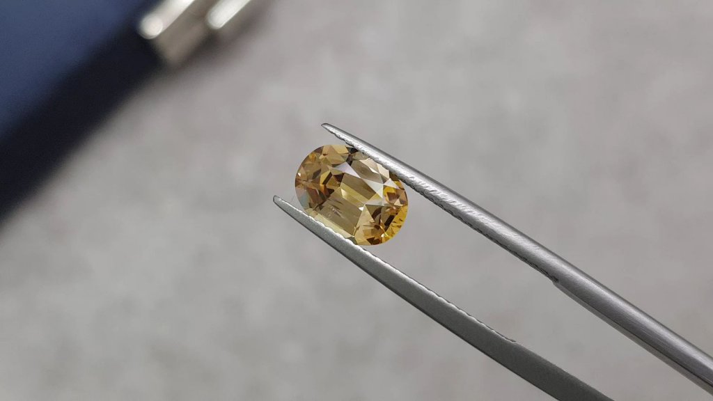 Yellow sapphire in oval cut 2.25 ct from Madagascar Image №3
