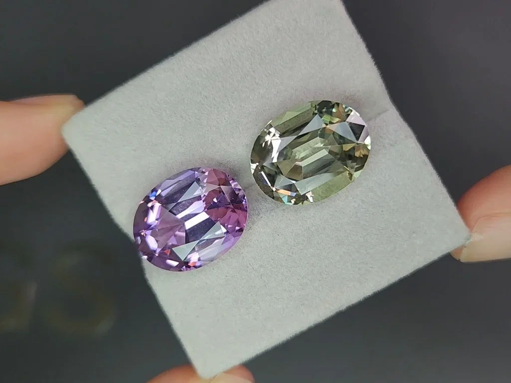 Contrasting pair of violet amethyst and prasiolite (green quartz) in a high-precision cut oval 17.23 carats, Africa Image №4