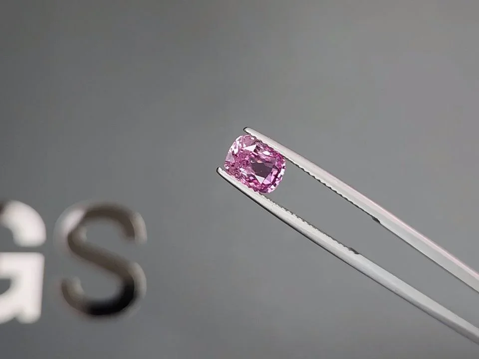 Unheated pink sapphire in cushion cut 2.14 carats, Sri Lanka Image №3