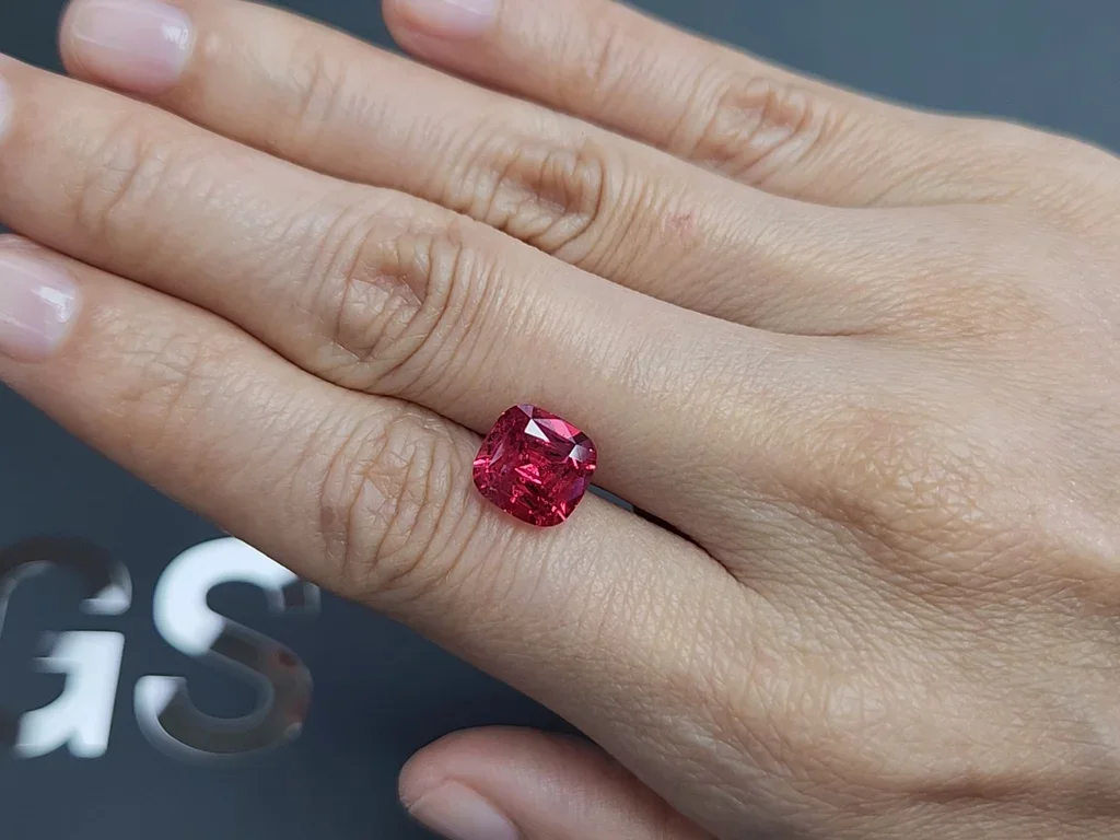 Red-pink Mahenge spinel in cushion cut 4.67 carats, Tanzania Image №2