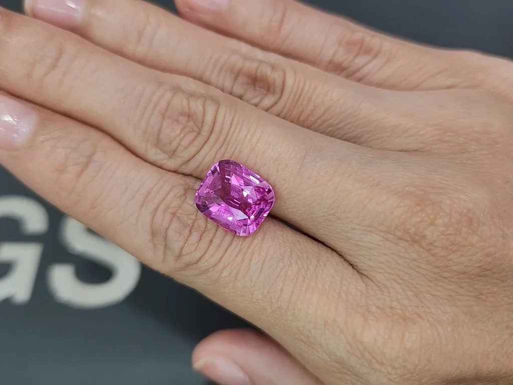 Unheated sapphire Vivid Pink cushion cut 7.01 carats, Sri Lanka   Image №2