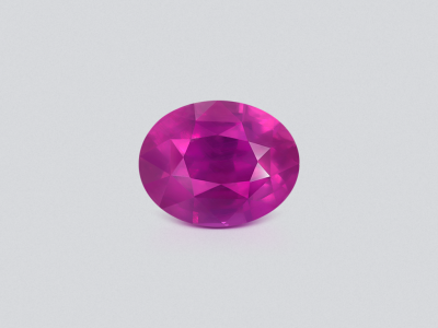 Sapphire Hot Pink rutile silk effect oval cut 2.58 carats, Sri Lanka photo