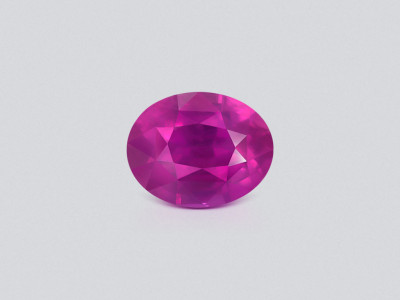 Sapphire Hot Pink rutile silk effect oval cut 2.58 carats, Sri Lanka photo