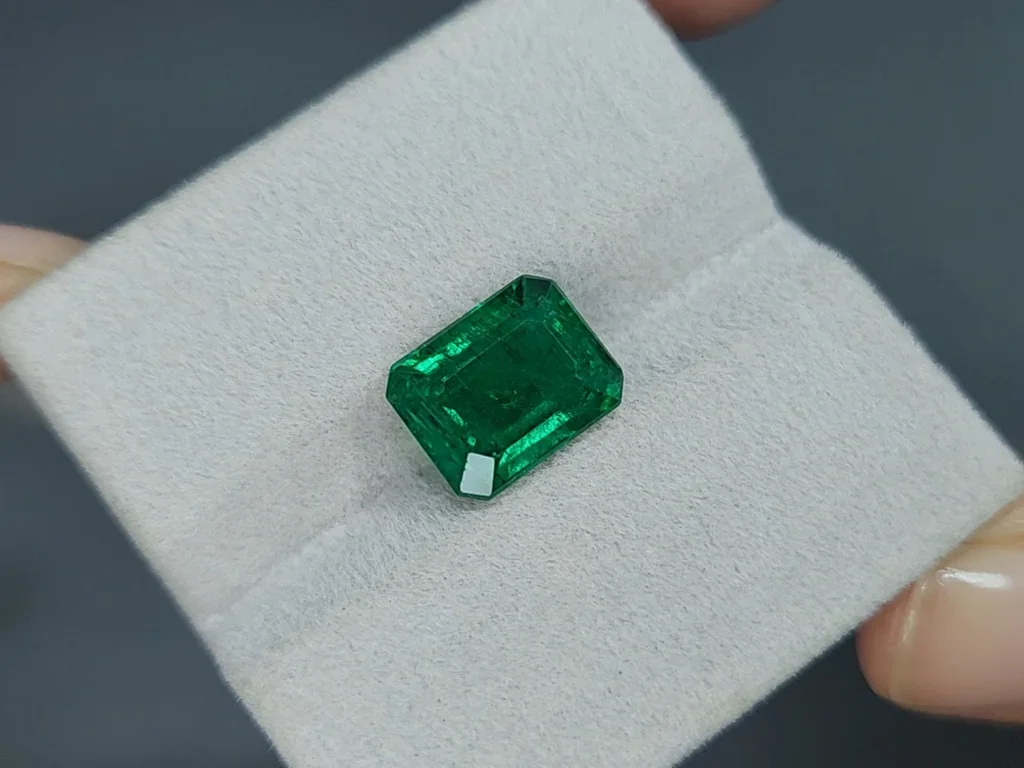 Emerald octagon cut 4.93 carats, Zambia  Image №4