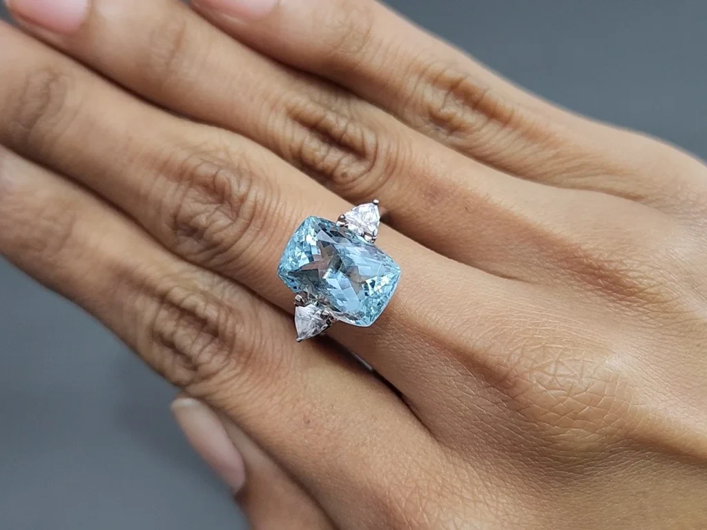 Aquamarine cushion cut 7.24 carats, Madagascar  Image №5