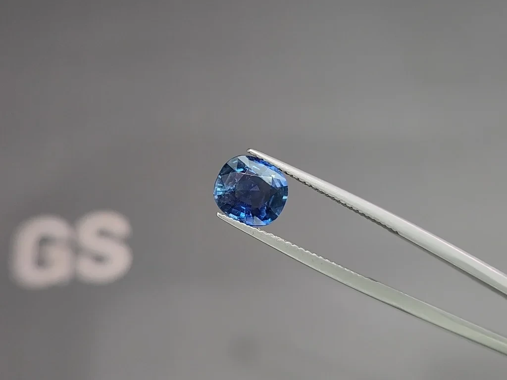 Unheated sapphire Bi-color cushion cut 2.16 carats, Burma Image №3