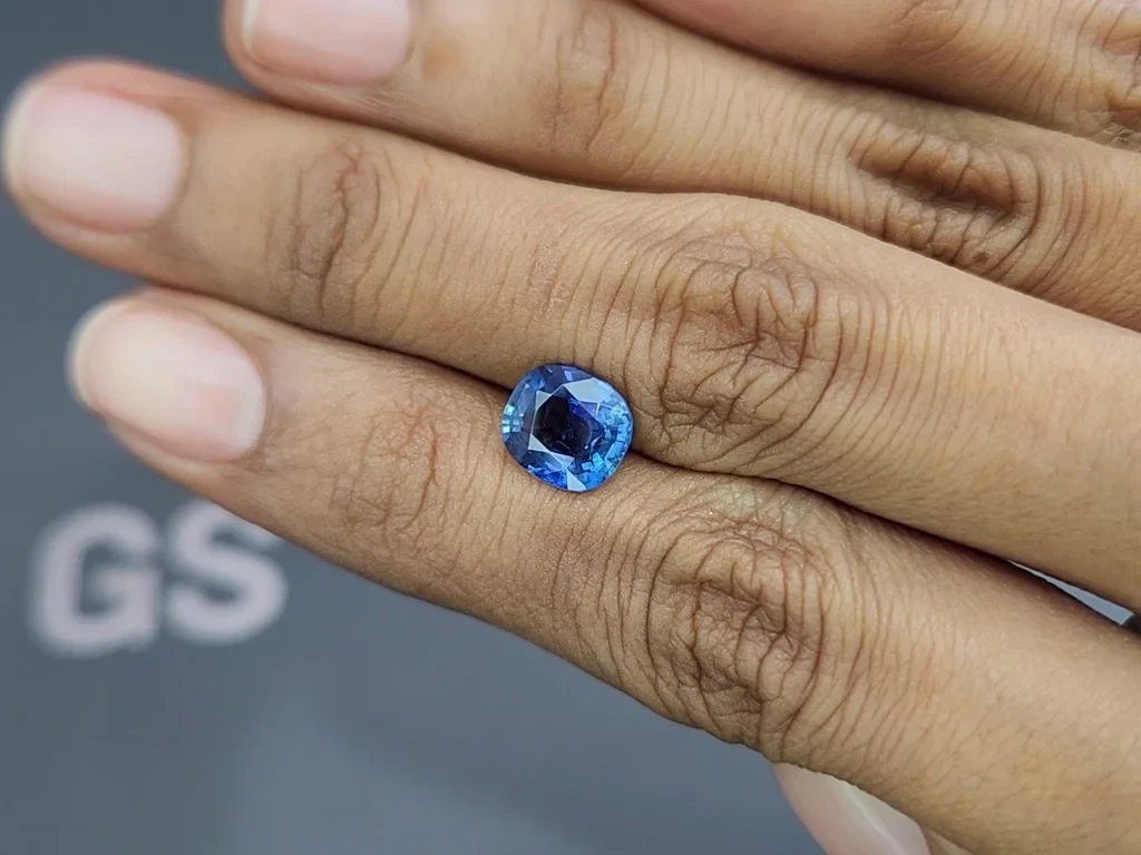 Unheated sapphire Bi-color cushion cut 2.16 carats, Burma Image №2