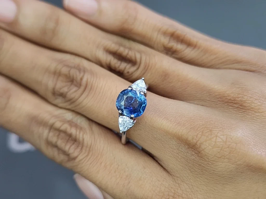 Unheated sapphire Bi-color cushion cut 2.16 carats, Burma Image №5