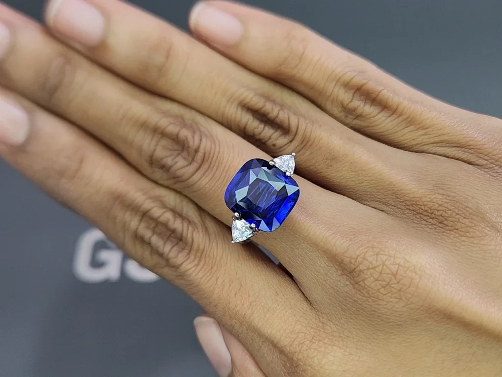 Large sapphire Royal Blue cushion cut 10.10 carats, Sri Lanka Image №5