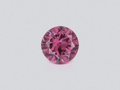 Rhodolite garnet round cut 0.55 carats, Madagascar photo