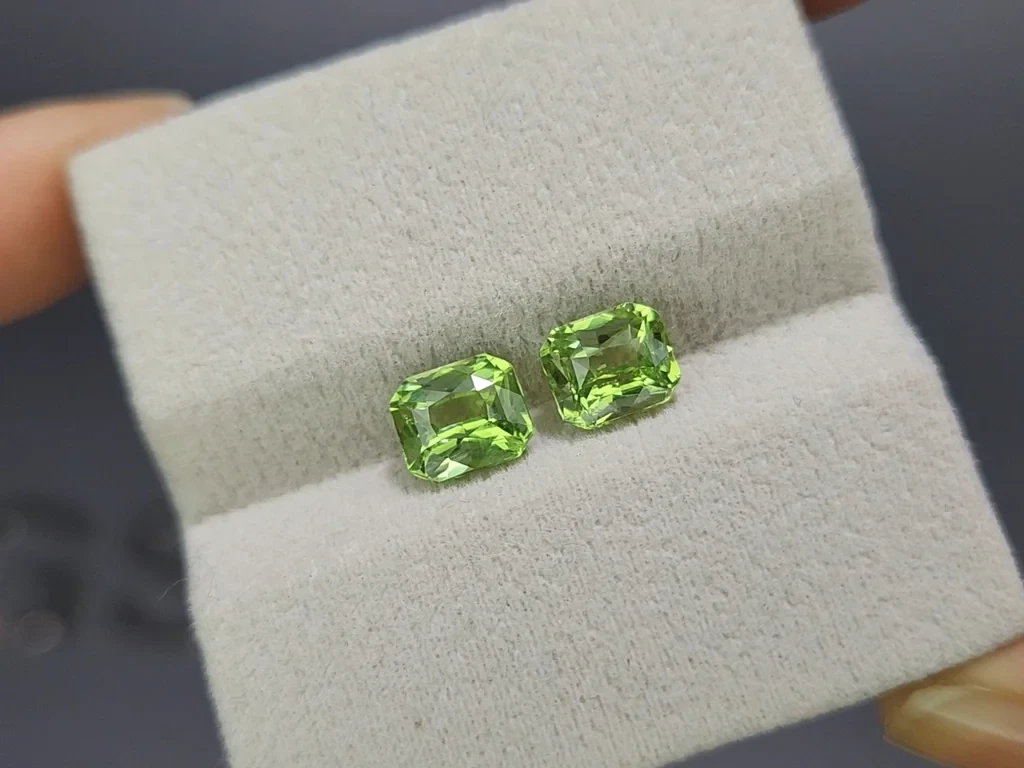 Pair of tsavorite garnets radiant cut  3.30 carats, Africa Image №4