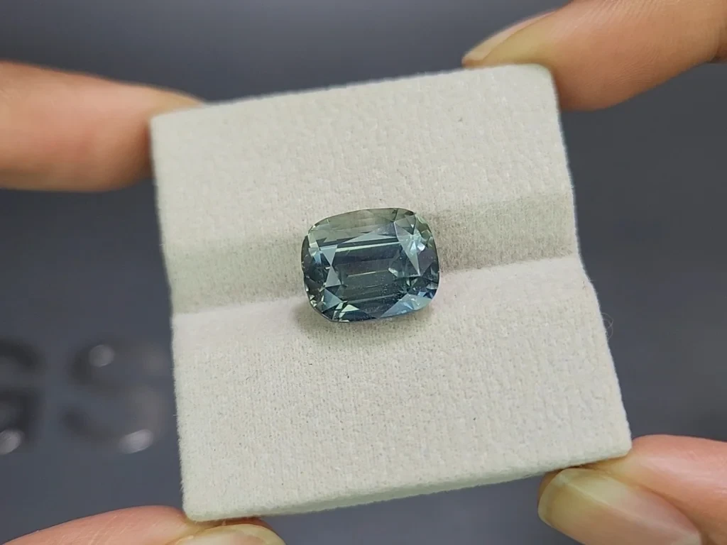 Unheated Teal sapphire cushion cut 13.05 carats, Tanzania Image №4