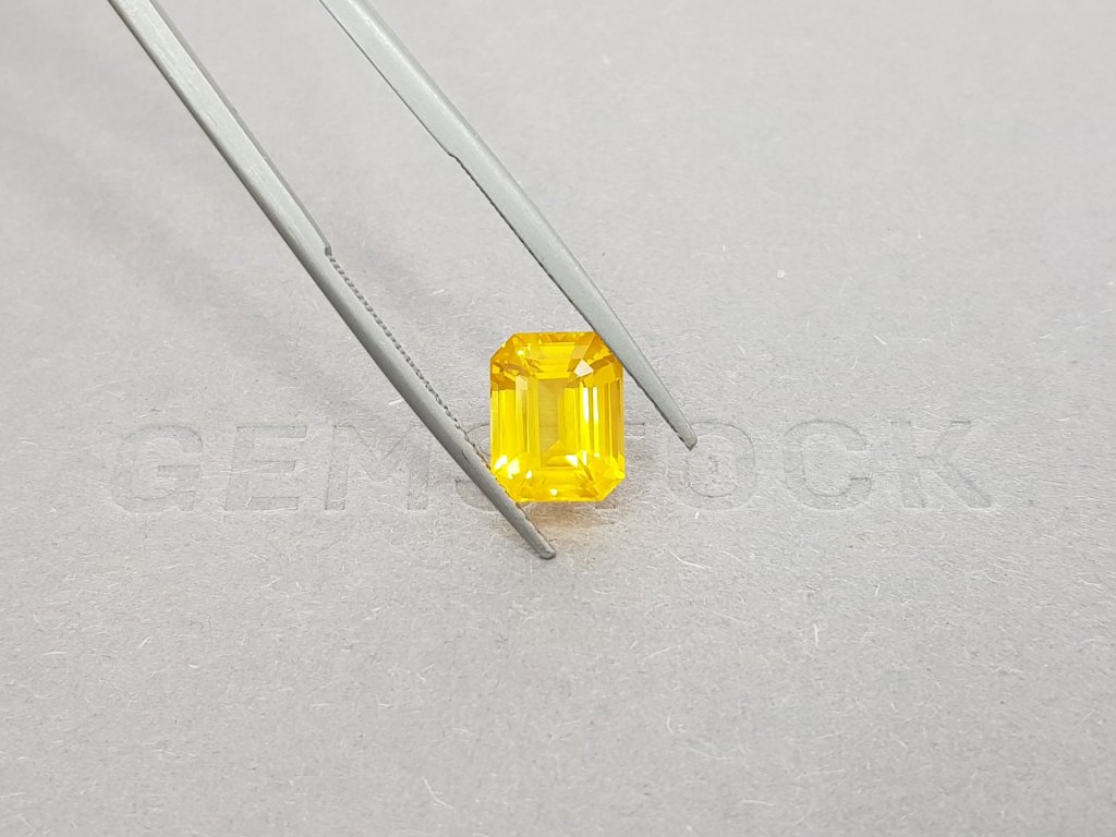 Intense yellow octagon cut sapphire 3.55 ct, Sri Lanka Image №2