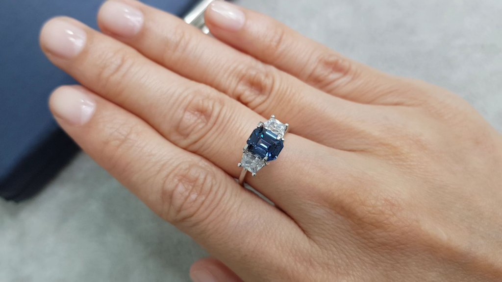 Cobalt blue spinel in octagon cut from Tanzania 1.49 carats Image №4