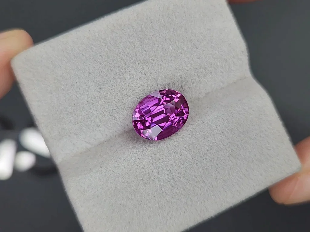 Vivid Pink unheated oval cut sapphire 5.14 carats, Sri Lanka Image №4