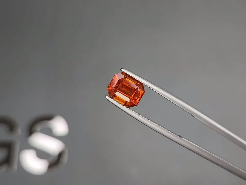 Octagon cut orange spessartine garnet 3.18 carats, Africa Image №3