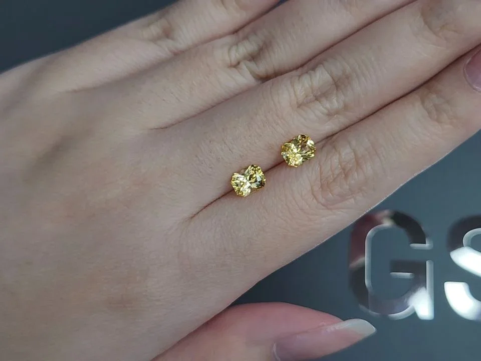 Pair of Vivid Yellow sapphires in radiant cut 2.22 carats, Sri Lanka  Image №2