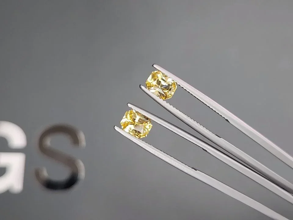 Pair of Vivid Yellow sapphires in radiant cut 2.22 carats, Sri Lanka  Image №3