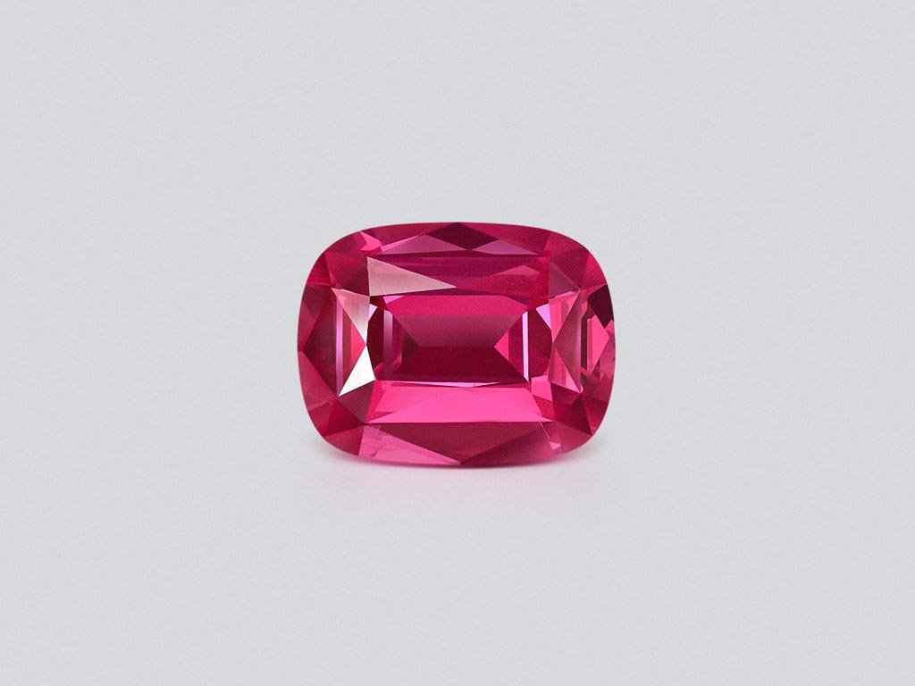 Vibrant pink Mahenge spinel in cushion cut 3.26 carats, Tanzania  Image №1