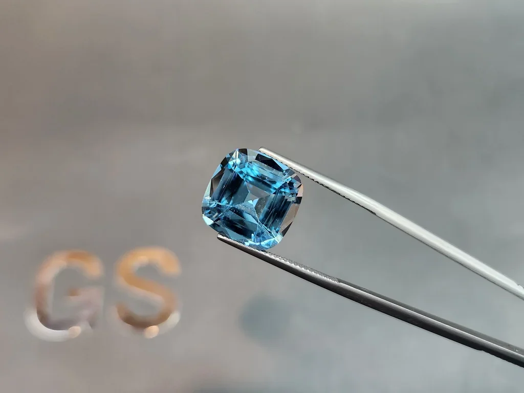 Sky blue topaz in high precision cushion cut 13.64 carats, Madagascar Image №3