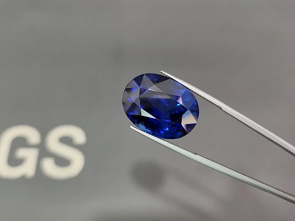 Investment Royal Blue sapphire in oval cut 50.09 ct, Sri Lanka, GRS  Image №3