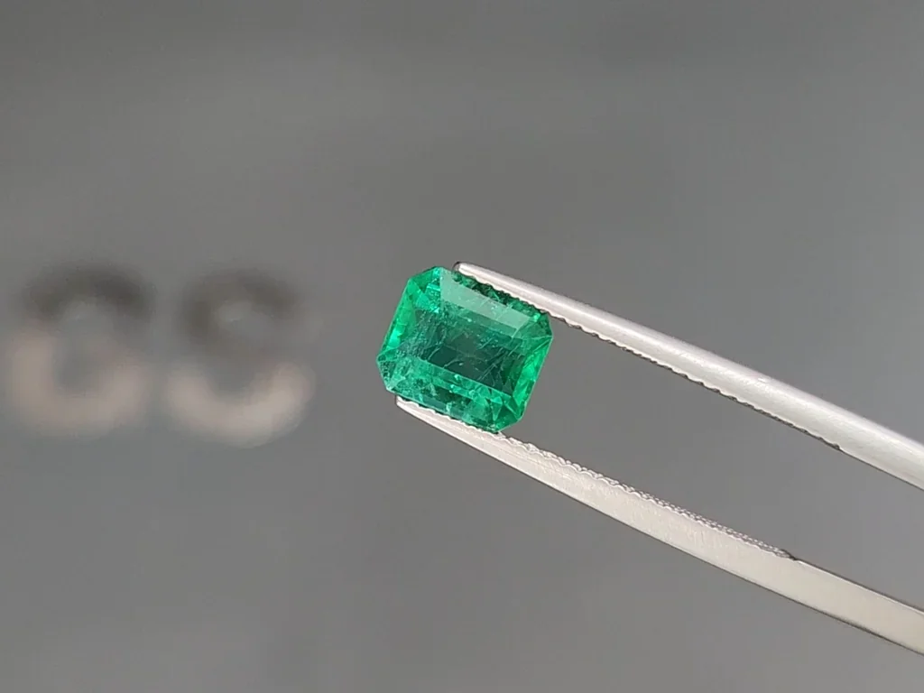 Emerald octagon cut 1.72 carats, Zambia  Image №3