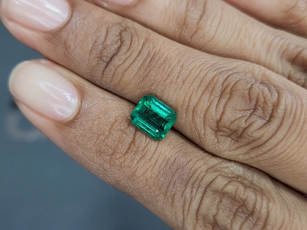 Emerald octagon cut 1.72 carats, Zambia  Image №2