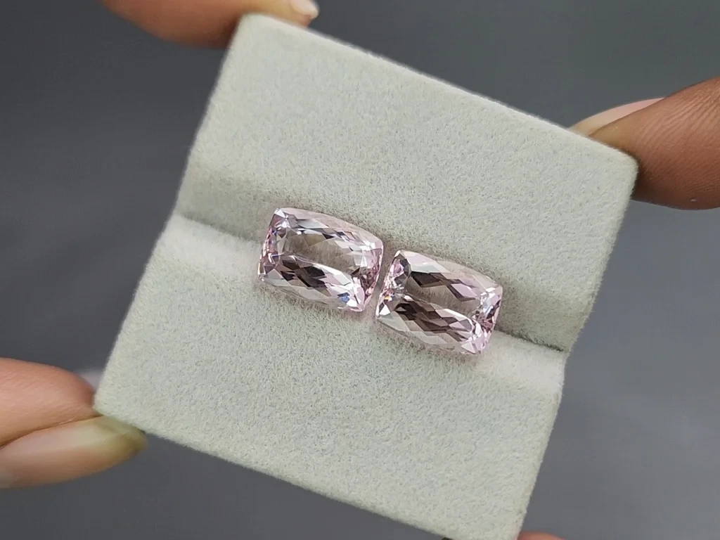 Pair of morganites cushion cut 8.47 carats, Africa Image №4