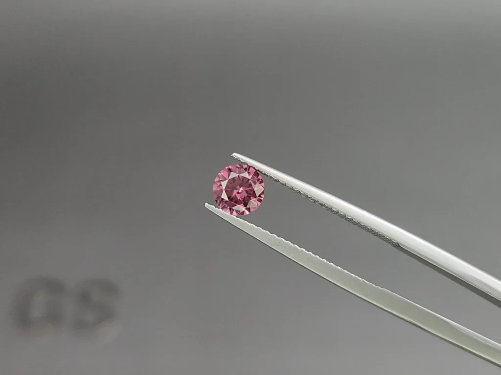 Rhodolite garnet round cut 0.73 carats, Madagascar Image №3