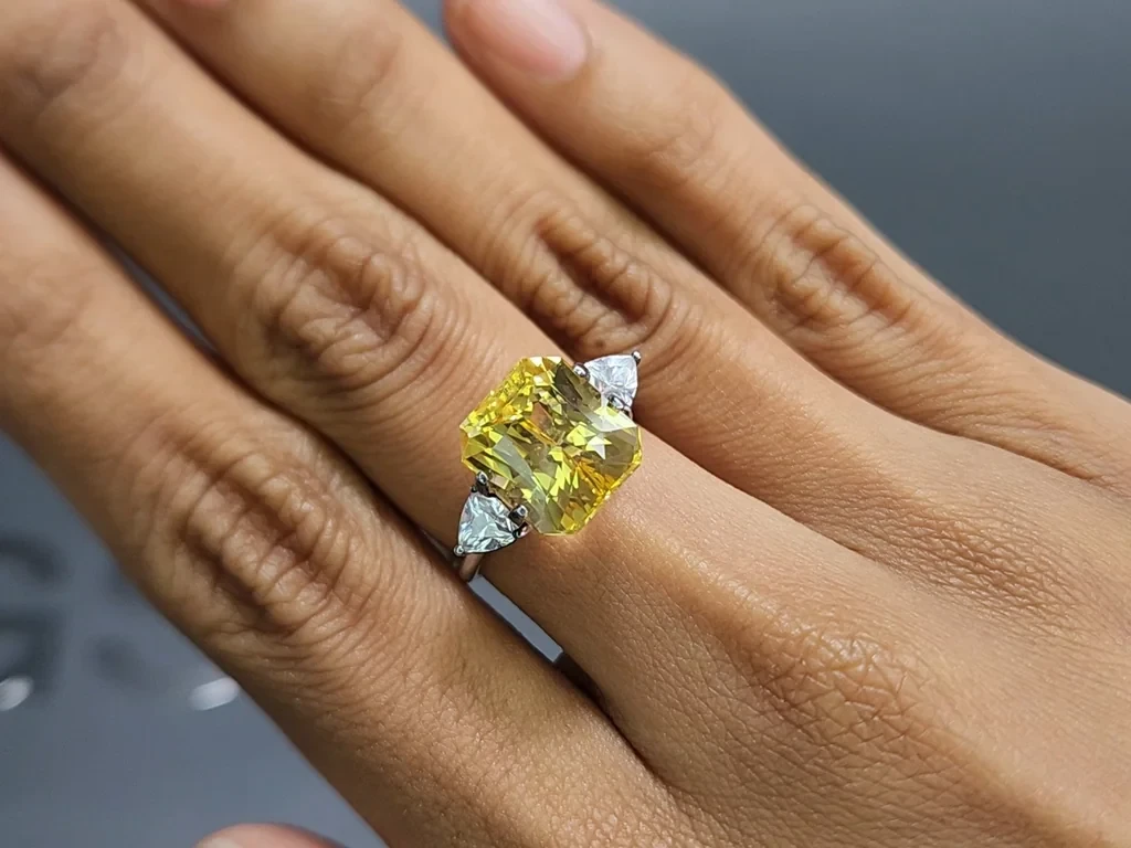 Unheated yellow sapphire radiant cut 8.66 carats, Sri Lanka Image №5