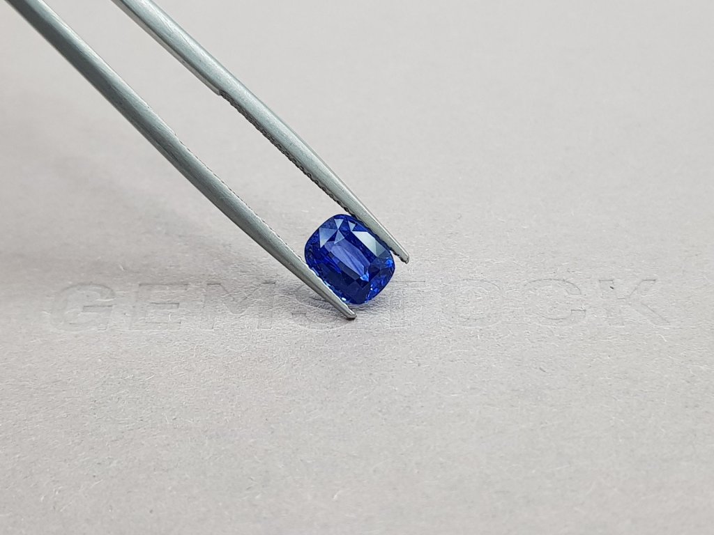 Cushion cut Royal Blue sapphire 1.52 ct, Sri Lanka Image №4