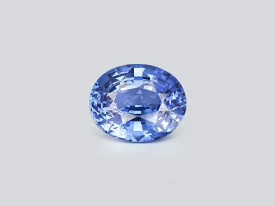 Cornflower blue sapphire in oval cut 11.54 ct, Sri Lanka photo