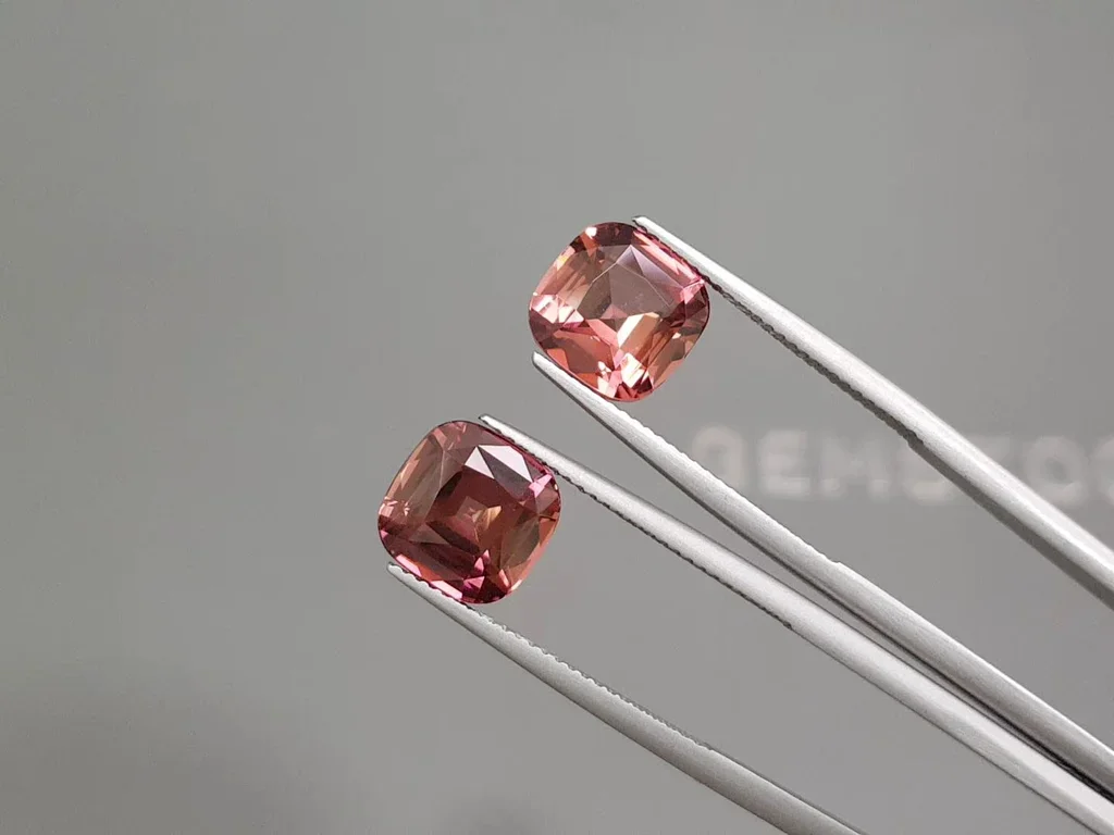 Pair of vivid red-orange rubellites in cushion cut 9.53 carats, Africa  Image №4