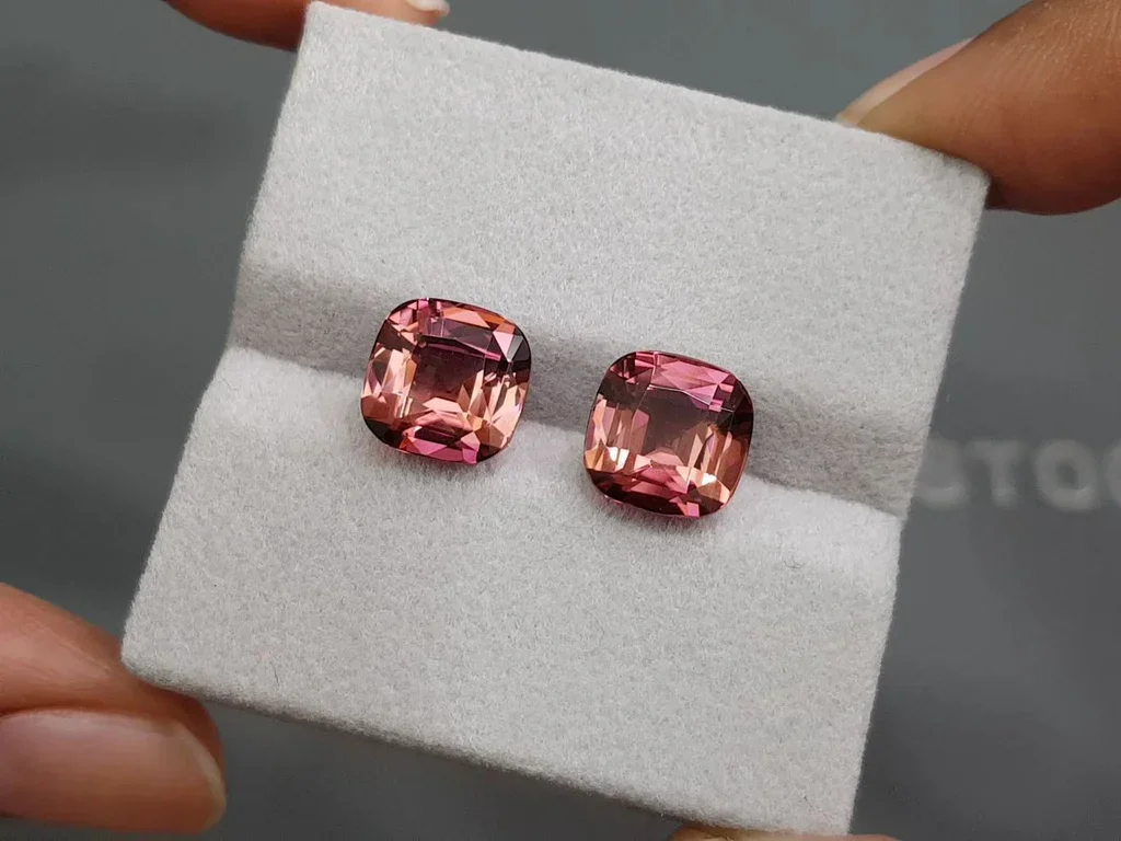 Pair of vivid red-orange rubellites in cushion cut 9.53 carats, Africa  Image №2