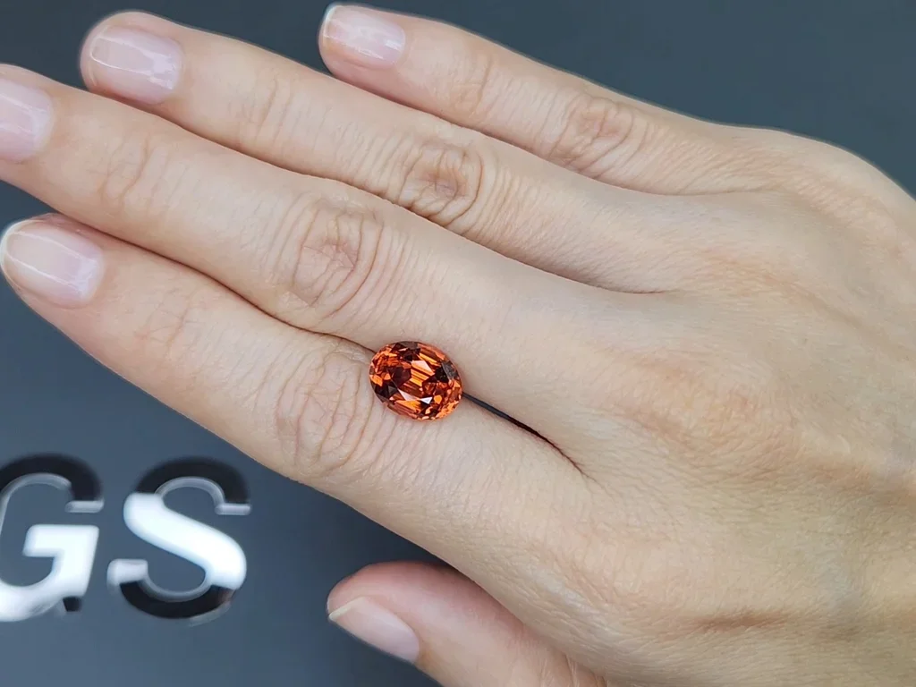 Spessartine garnet in oval cut 4.90 carats, Africa Image №2
