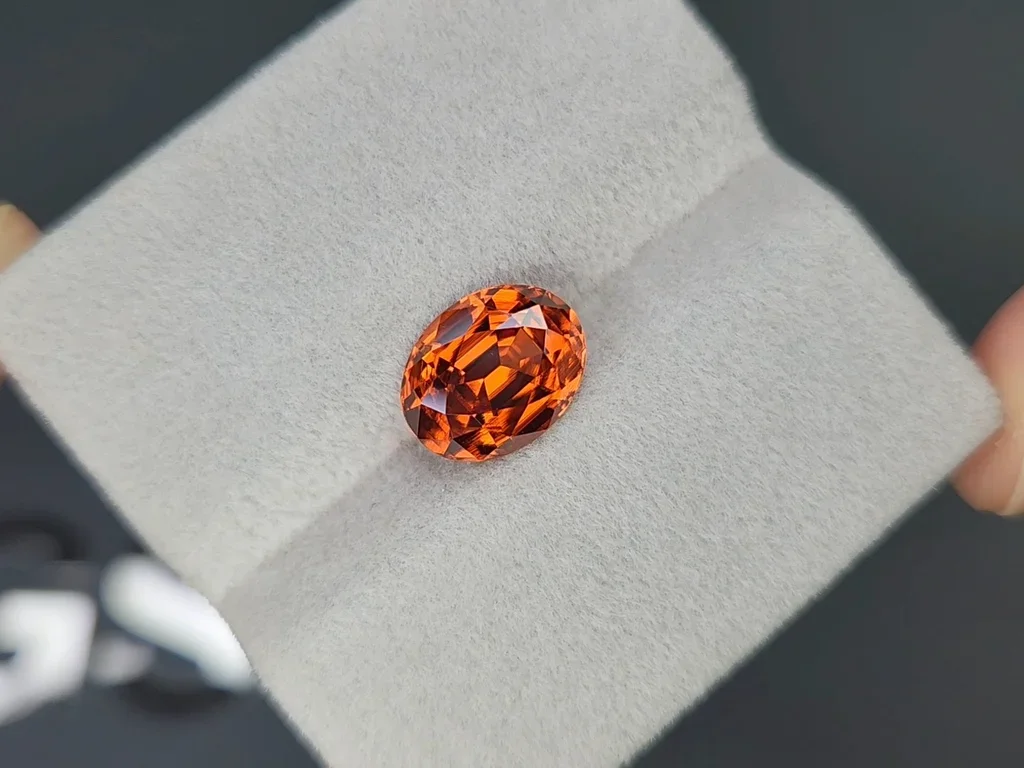 Spessartine garnet in oval cut 4.90 carats, Africa Image №5