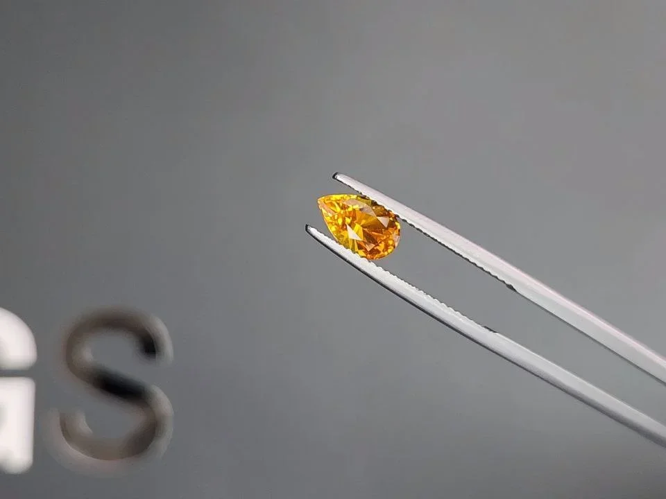 Yellow-orange sapphire in pear cut 1.67 carats, Sri Lanka Image №3