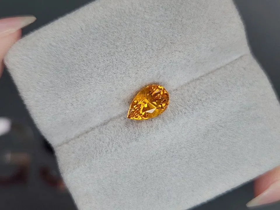 Yellow-orange sapphire in pear cut 1.67 carats, Sri Lanka Image №4