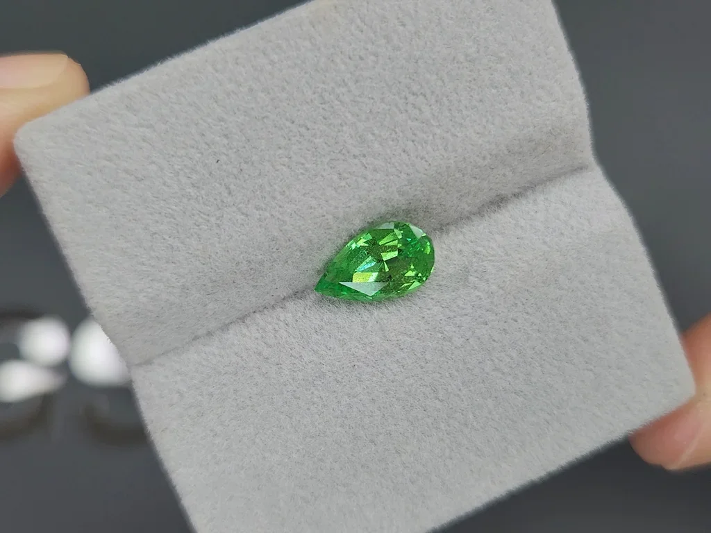 Neon Green tsavorite garnet in pear cut 1.61 carats, Tanzania Image №4