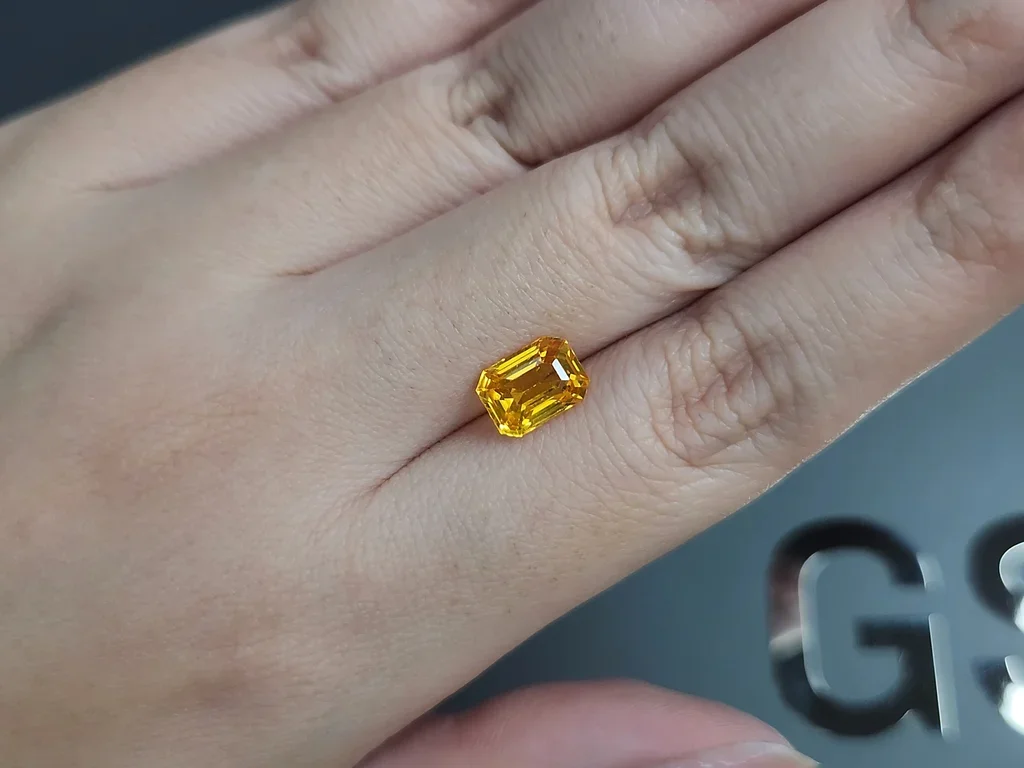 Yellow-orange sapphire in octagon cut 2.55 carats, Sri Lanka  Image №2